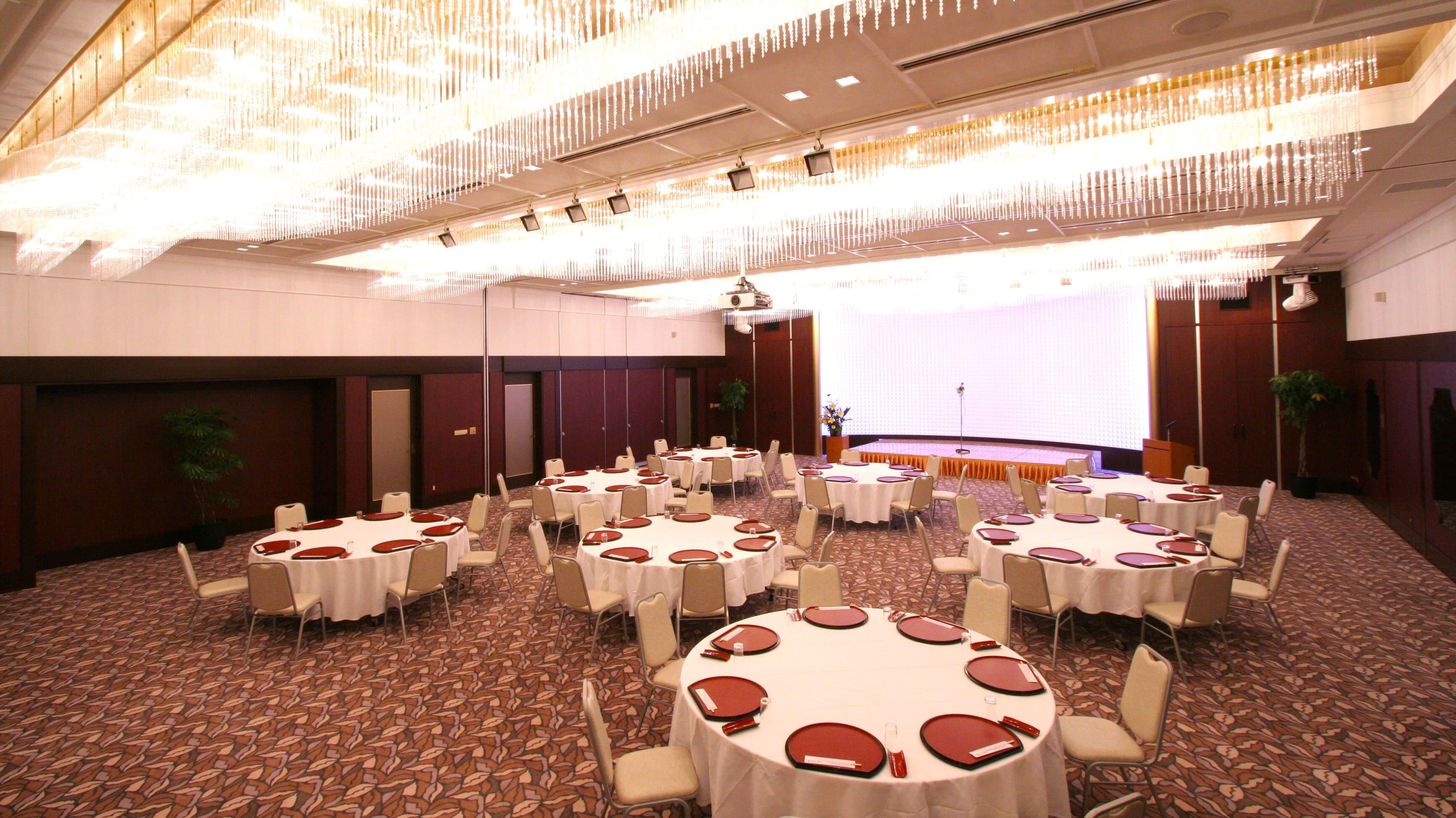 【扇翠の間（扇の間・翠の間）】宴会場仕様