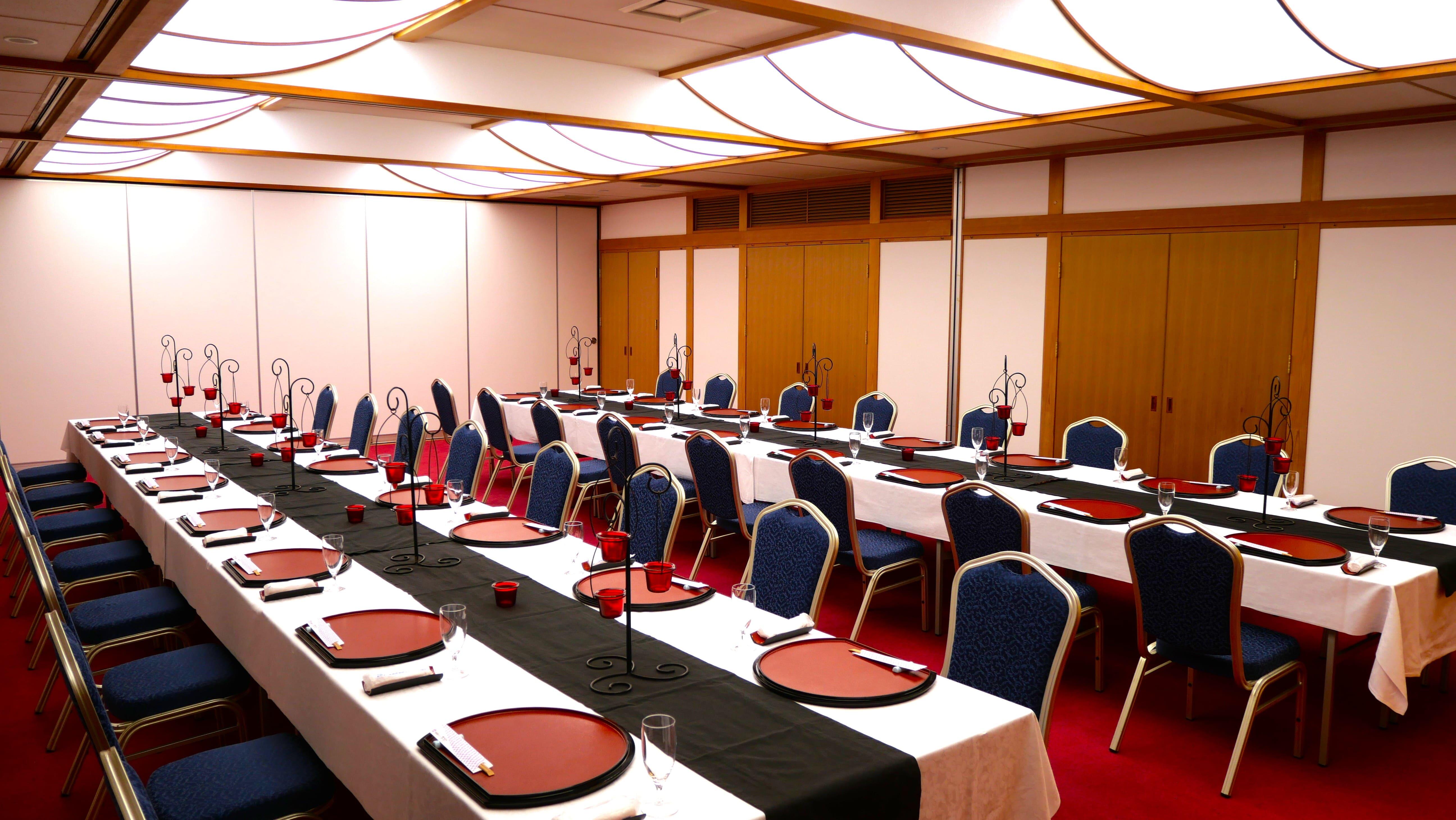 【松鶴の間（松の間・鶴の間）】宴会場仕様