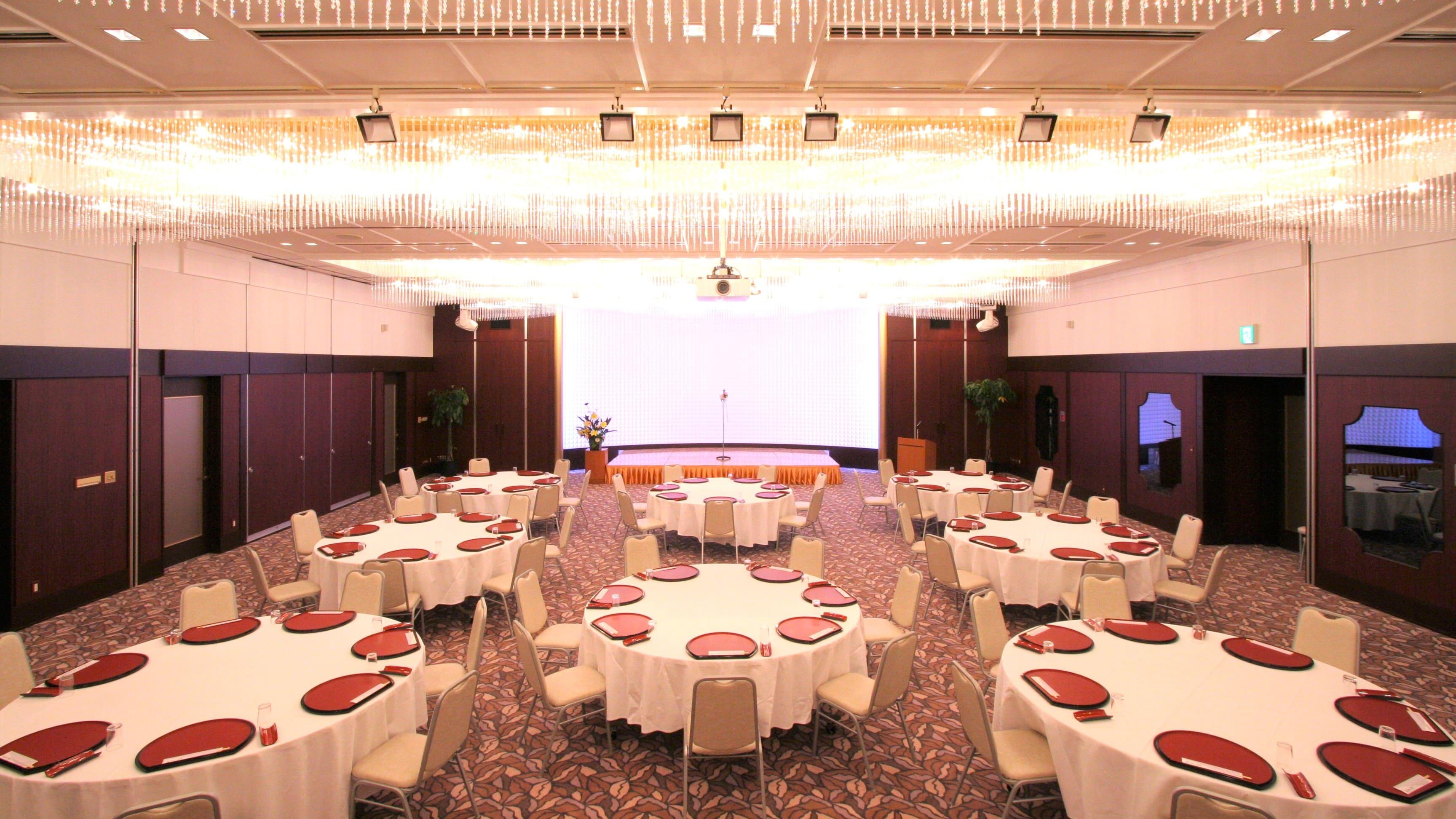 【扇翠の間（扇の間・翠の間）】宴会場仕様