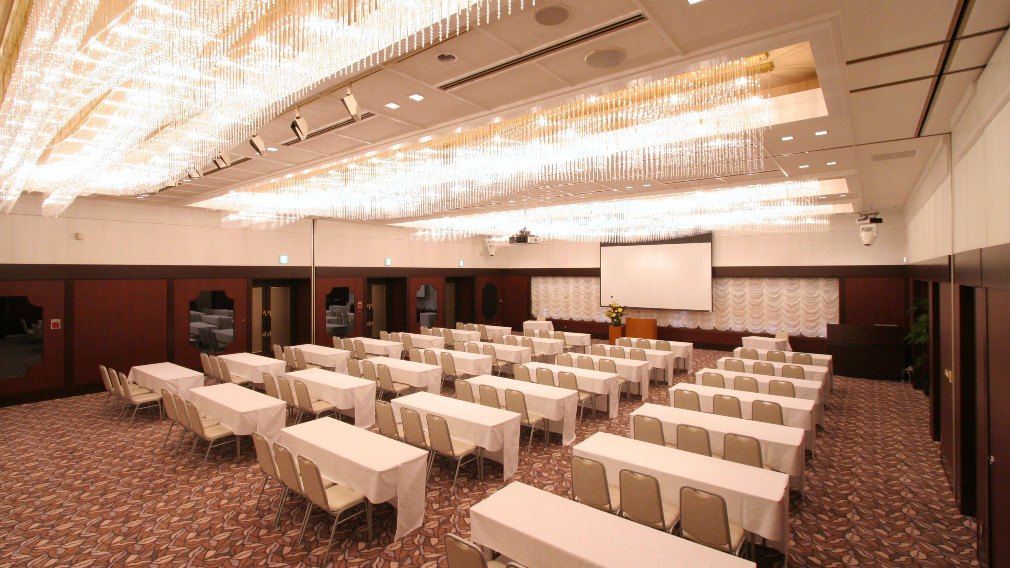 【扇翠の間（扇の間・翠の間）】会議室仕様